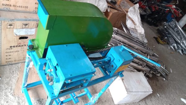 Heavy-Duty Blower Type Chaff Cutter 1500 kg/hr Without Motor - Image 3