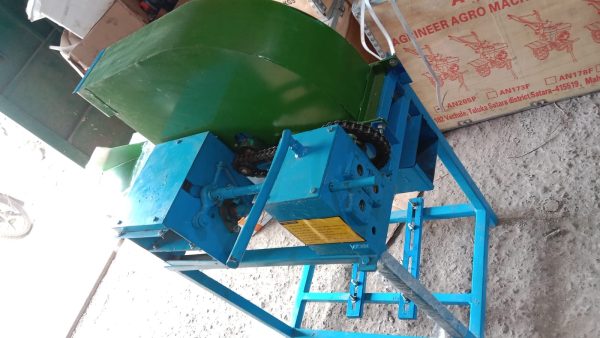 Heavy-Duty Blower Type Chaff Cutter 1500 kg/hr Without Motor - Image 4