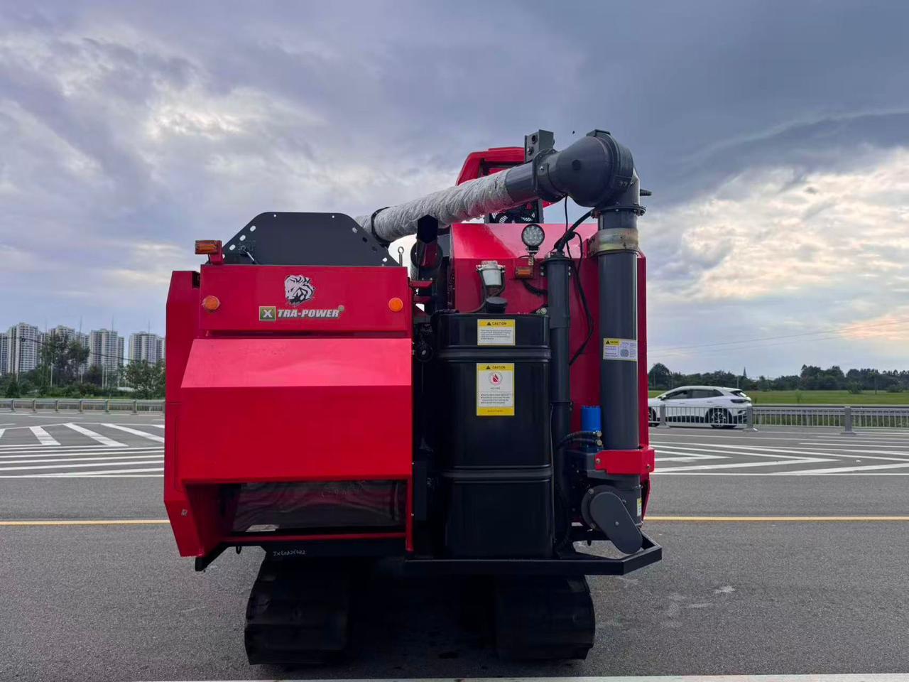 105HP Combine Harvester Machine -Diesel Engine - Image 3